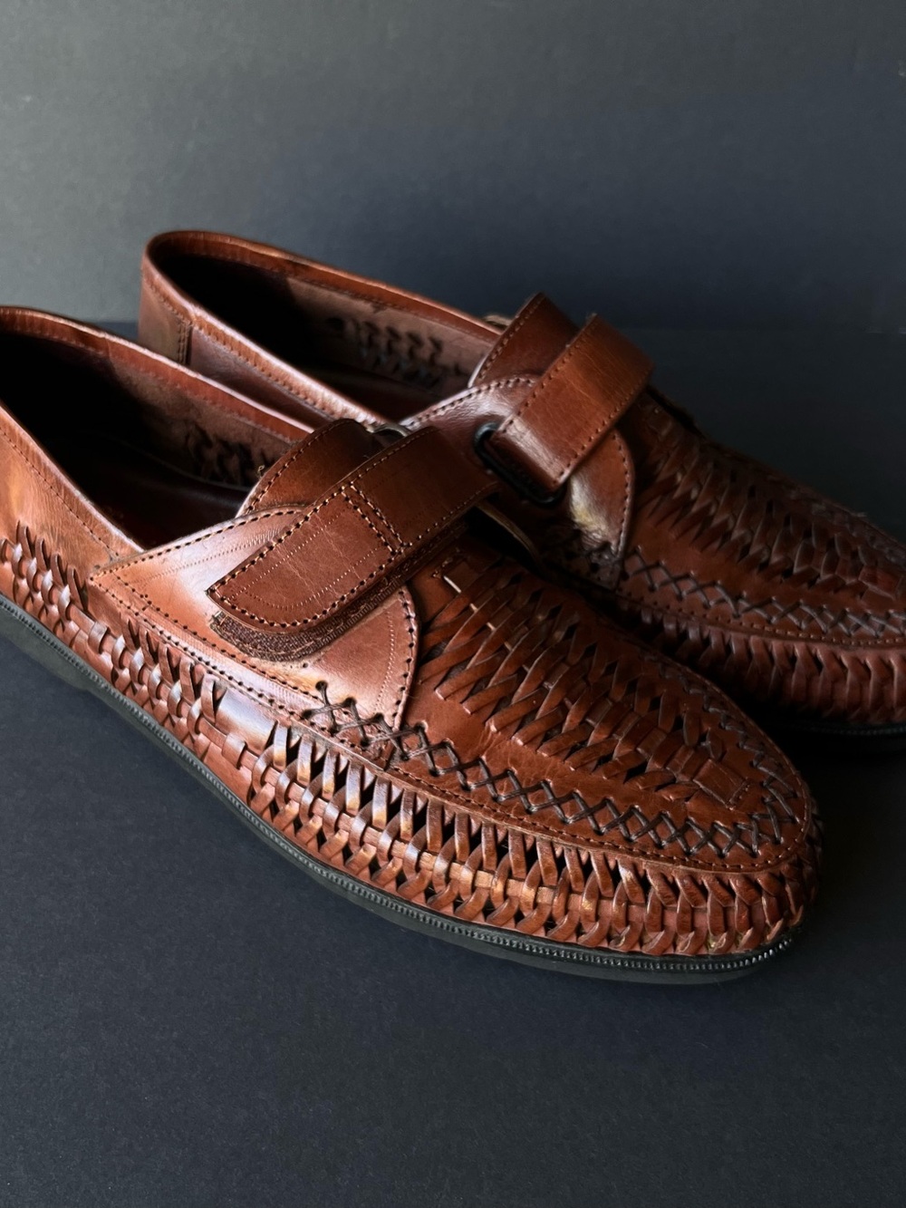 Nice Vintage Preppy Lion’s Den by Haband Brown Woven Leather Slip-On Loafers